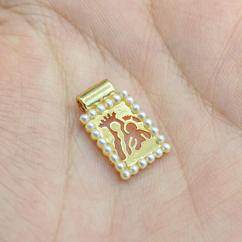 2Pcs Pendant Gold Color Charms Copper Christian Square The Son Of God Madonna Face Religious Approx 9.8x16.1mm Jewelry
2Pcs Pendant Gold Color Charms Copper Christian Square The Son Of God Madonna Face Religious Approx 9.8x16.1mm Jewelry