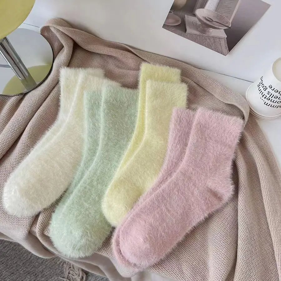 Осенне-зимние женские носки, оптовая продажа, однотонные норковые бархатные носки средней длины, простые носки, теплые плюшевые ворсовые толстые модные чулки
Осенне-зимние женские носки, оптовая продажа, однотонные норковые бархатные носки средней длины, простые носки, теплые плюшевые ворсовые толстые модные чулки