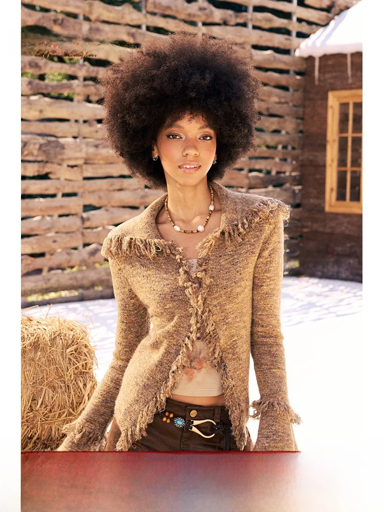 Вязаный свитер BeerBro в американском ретро-стиле с отложным воротником для женщин, осенне-зимний, приталенный, уличный стиль
Вязаный свитер BeerBro в американском ретро-стиле с отложным воротником для женщин, осенне-зимний, приталенный, уличный стиль