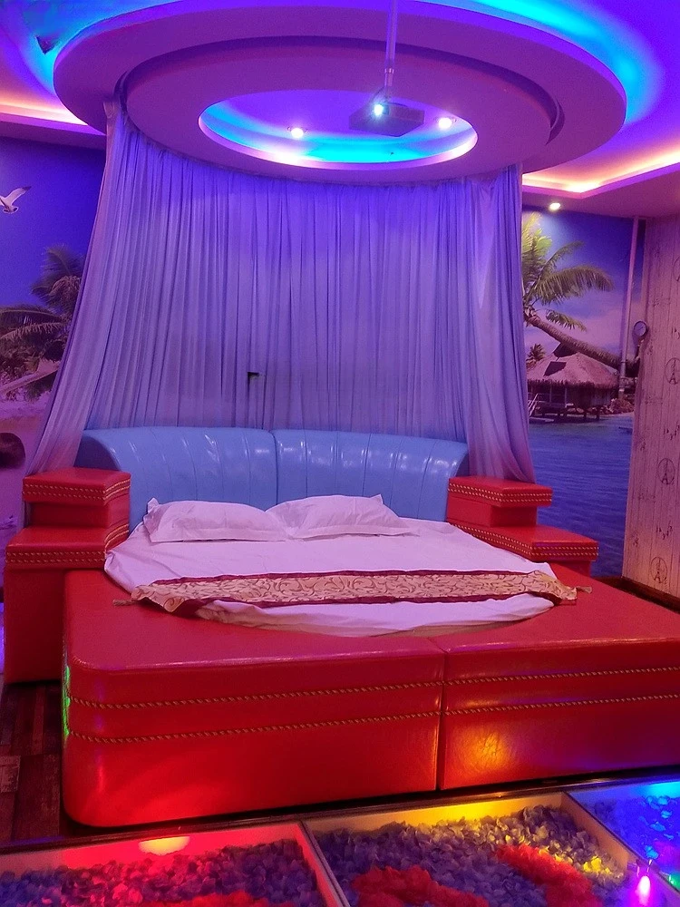 Hotel Water Bed Bed & Breakfast Furniture Light Luxury Electric round Bed Theme Couple Apartment Hotel Luxury Master Bedroom
Hotel Water Bed Bed & Breakfast Furniture Light Luxury Electric round Bed Theme Couple Apartment Hotel Luxury Master Bedroom
