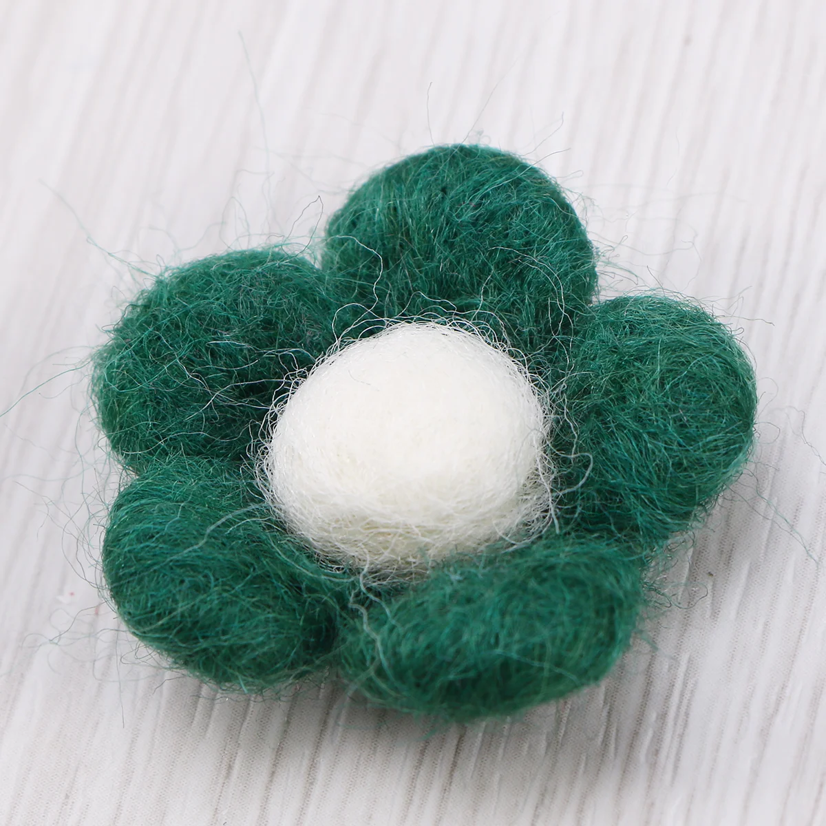 Wool Felt Toy Balls Hairpins Decoration DIY Decorations Five-petal Flower Crafts Accessory Manual
Wool Felt Toy Balls Hairpins Decoration DIY Decorations Five-petal Flower Crafts Accessory Manual