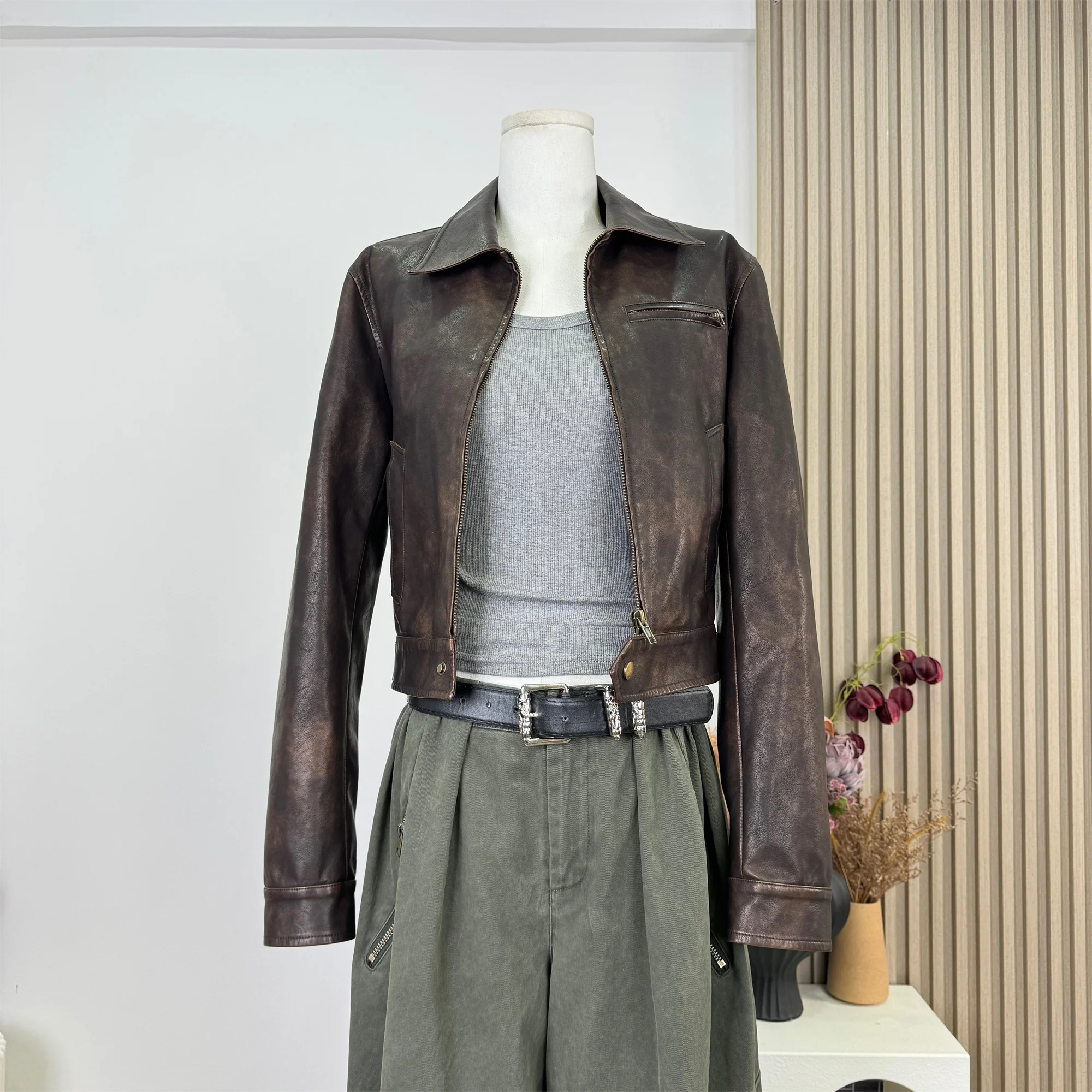 2025 Fall Winter Women Old Money Vintage Crop Leather Jacket Grunge Outwear Racer Jacket Y2k Tomboy Coat Harajuku Tide New Ins
2025 Fall Winter Women Old Money Vintage Crop Leather Jacket Grunge Outwear Racer Jacket Y2k Tomboy Coat Harajuku Tide New Ins