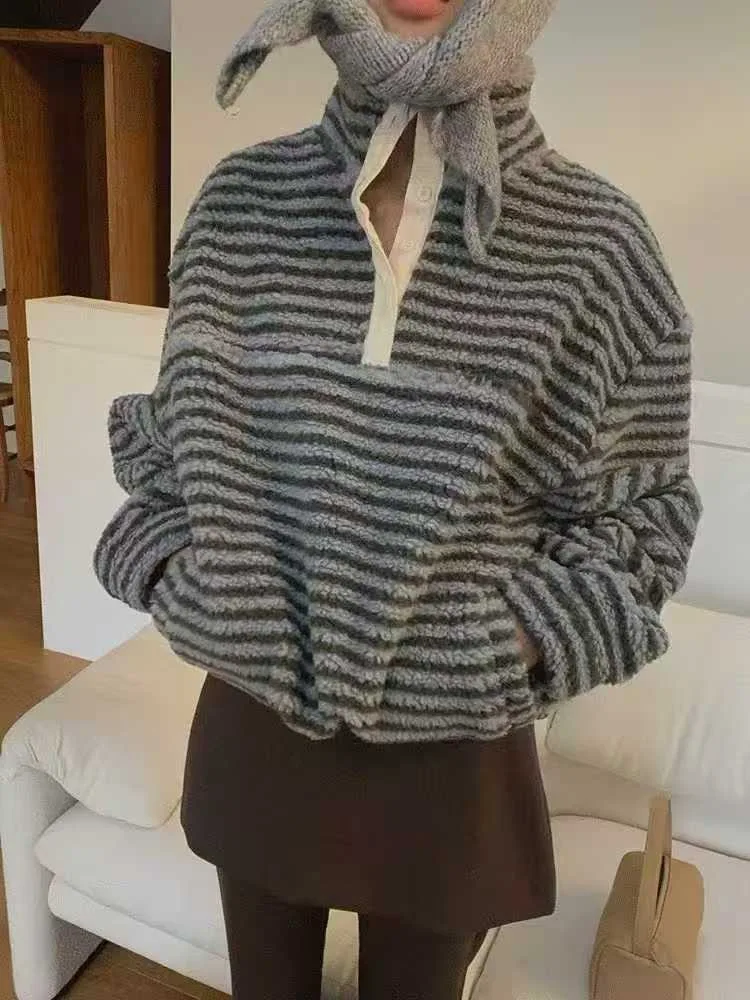 Толстовка с меховым мехом ягненка в стиле ретро, женская зимняя новинка, повседневный универсальный топ с двойным каптом
Толстовка с меховым мехом ягненка в стиле ретро, женская зимняя новинка, повседневный универсальный топ с двойным каптом