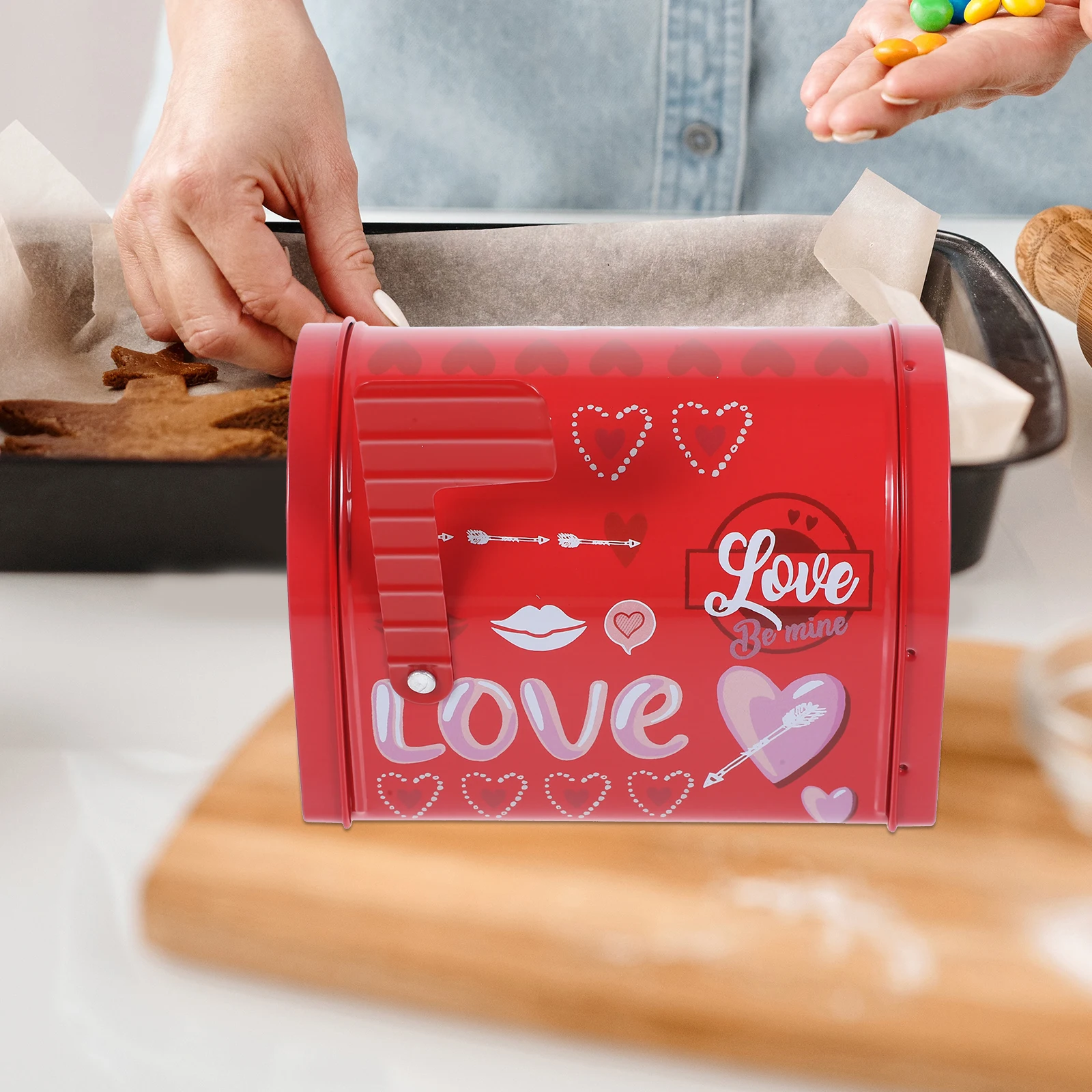 Tinplate Gift Box Jars Mailbox Metal Cookie Containers Valentine White Storage Holiday Biscuit Packaging Practical Use Snack
Tinplate Gift Box Jars Mailbox Metal Cookie Containers Valentine White Storage Holiday Biscuit Packaging Practical Use Snack