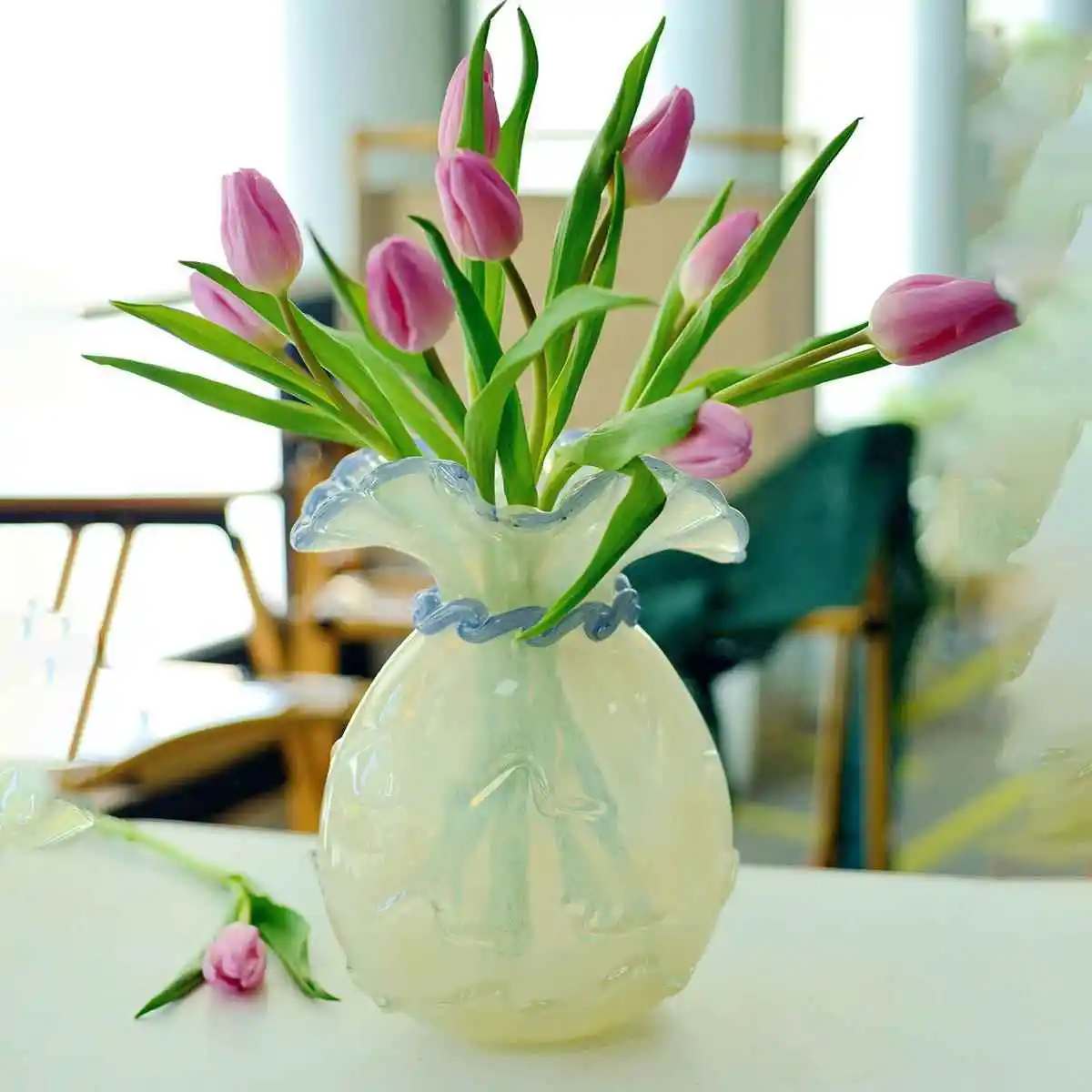 Handmade Japanese Style Dot Luxury Foamed Wine Pit Candy Bag Glass Flower Vase Modern Industrial Home Decor Accessories
Handmade Japanese Style Dot Luxury Foamed Wine Pit Candy Bag Glass Flower Vase Modern Industrial Home Decor Accessories
