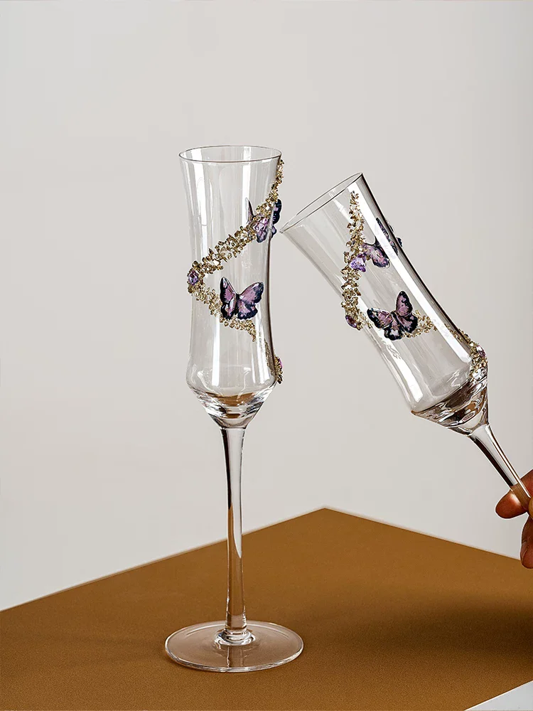 2PCS Butterfly Diamond Champagne Glass High-end Glass Goblet Wedding Toast Glass High-Pretty Wedding Gift
2PCS Butterfly Diamond Champagne Glass High-end Glass Goblet Wedding Toast Glass High-Pretty Wedding Gift