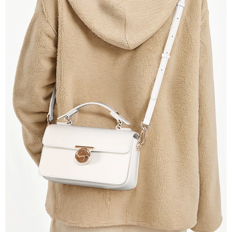 Genuine Leather Women Shoulder Bag Autumn Winter New Style Small Luxury Handbag Crossbody Bag Soft Square Shape Neutral Minimal
Genuine Leather Women Shoulder Bag Autumn Winter New Style Small Luxury Handbag Crossbody Bag Soft Square Shape Neutral Minimal