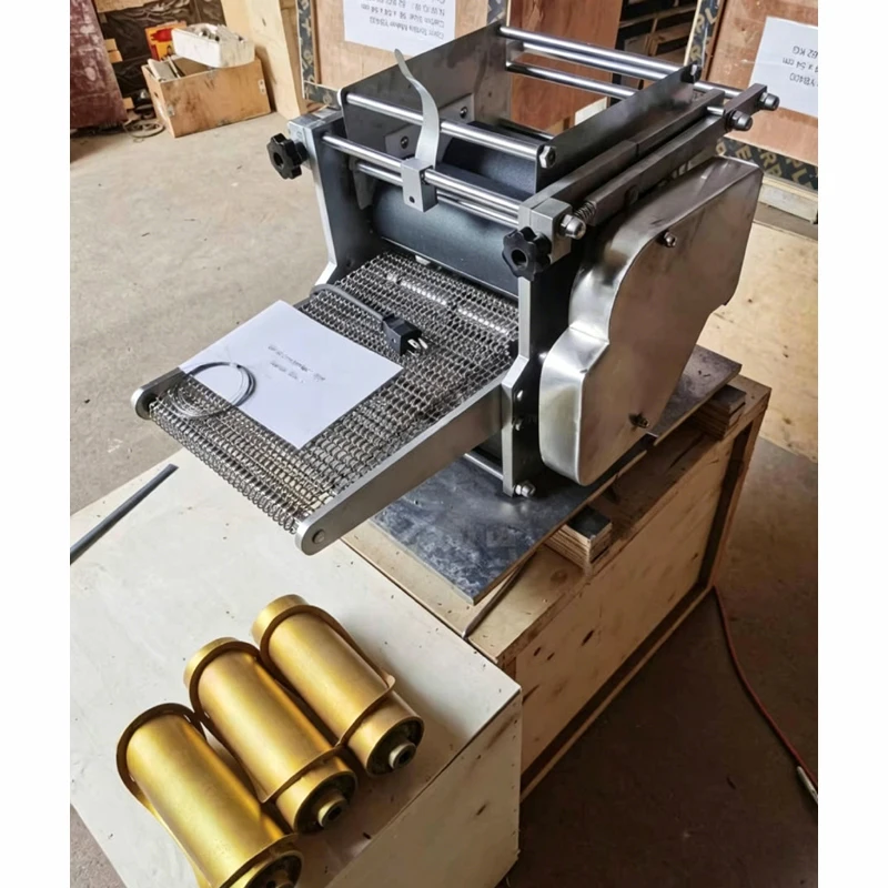 Automatic Dough Dumpling Wrapper Spring Roll Wrapper Pancake Forming Machine with High Capacity Tacos Ciabatta Various Pancakes
Automatic Dough Dumpling Wrapper Spring Roll Wrapper Pancake Forming Machine with High Capacity Tacos Ciabatta Various Pancakes