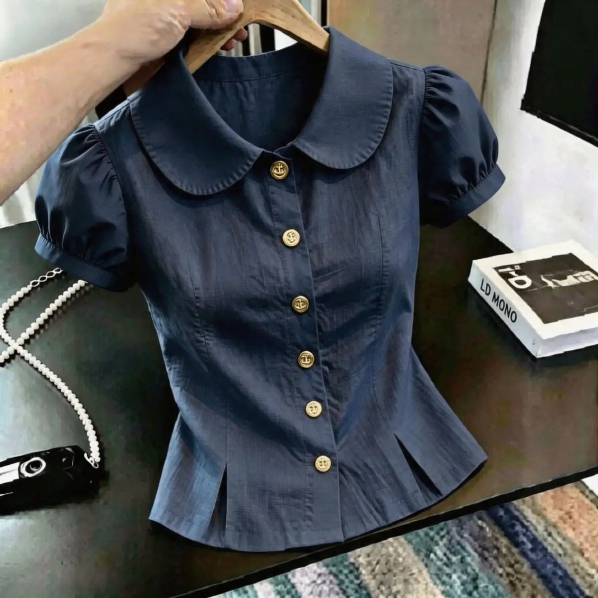 Sweet Doll Collar Short Sleeve Shirt Women's Summer New Style Slimming Waist Design Cardigan Style Top Elegant Fashionable
Sweet Doll Collar Short Sleeve Shirt Women's Summer New Style Slimming Waist Design Cardigan Style Top Elegant Fashionable