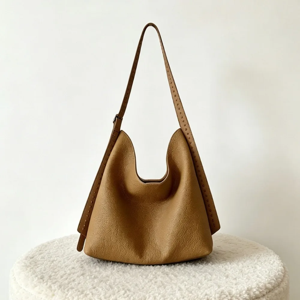 Tote Bag Women's Lazy Style Underarm Texture Unique Fashion Simple Casual Daily New Versatile Commuter Shoulder Handbag Premium
Tote Bag Women's Lazy Style Underarm Texture Unique Fashion Simple Casual Daily New Versatile Commuter Shoulder Handbag Premium