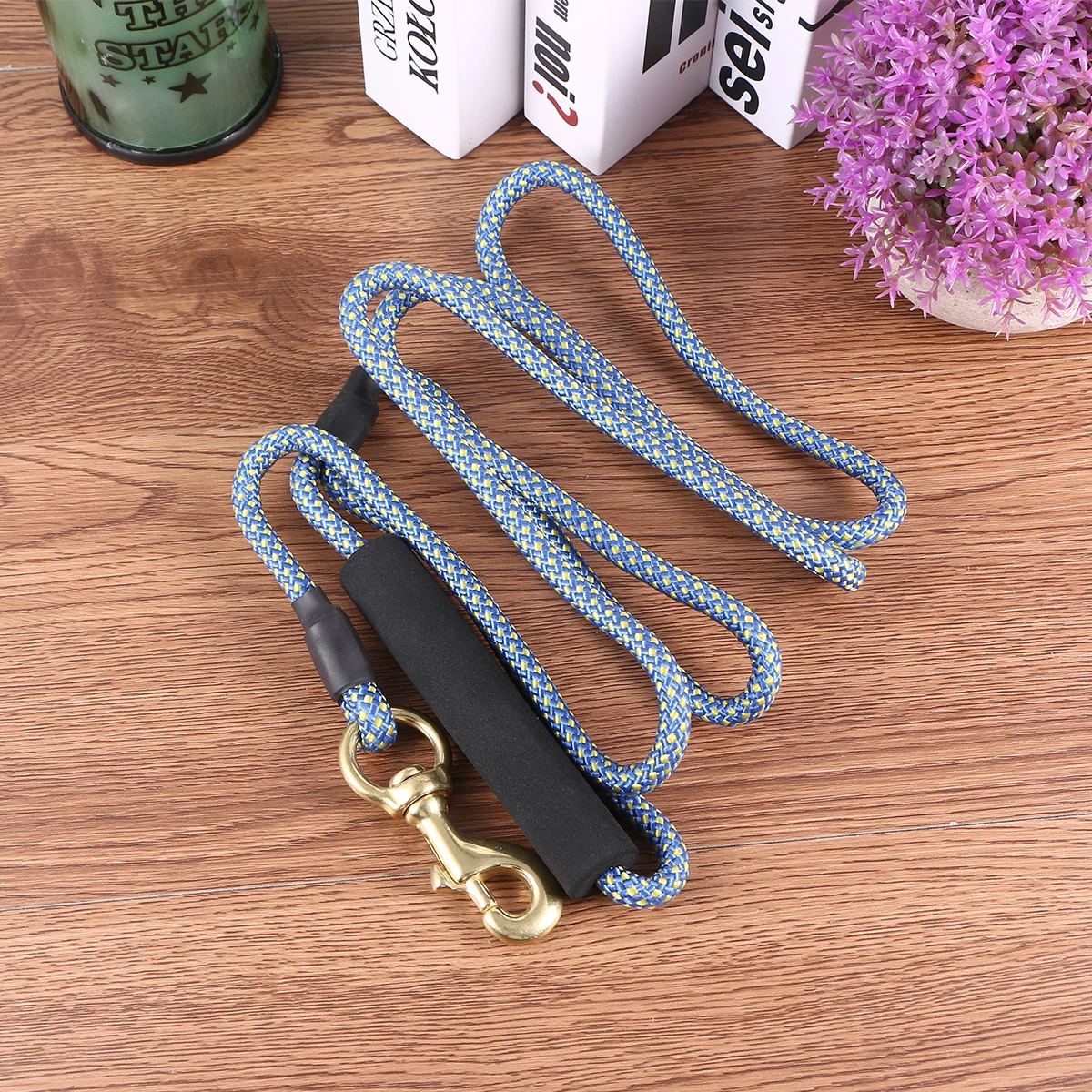 Pet Leash Outdoor Dog Pulling Rope The Supplies Traction for Dogs Loss Prevention
Pet Leash Outdoor Dog Pulling Rope The Supplies Traction for Dogs Loss Prevention