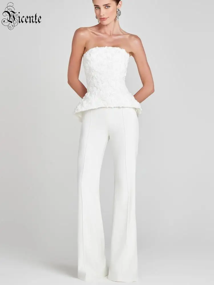 VC Office Elegant Chic White Floral-Embellished Strapless Top & Flare Pants Fashion Sexy Set
VC Office Elegant Chic White Floral-Embellished Strapless Top & Flare Pants Fashion Sexy Set