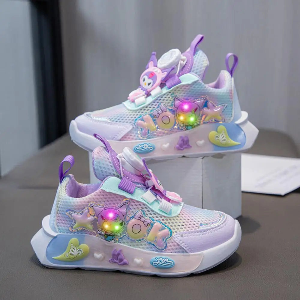 Сандалии со светодиодной подсветкой для девочек, летняя детская повседневная обувь Sanrio Kuromi, Нескользящая детская пляжная обувь, уличная спортивная обувь
Сандалии со светодиодной подсветкой для девочек, летняя детская повседневная обувь Sanrio Kuromi, Нескользящая детская пляжная обувь, уличная спортивная обувь