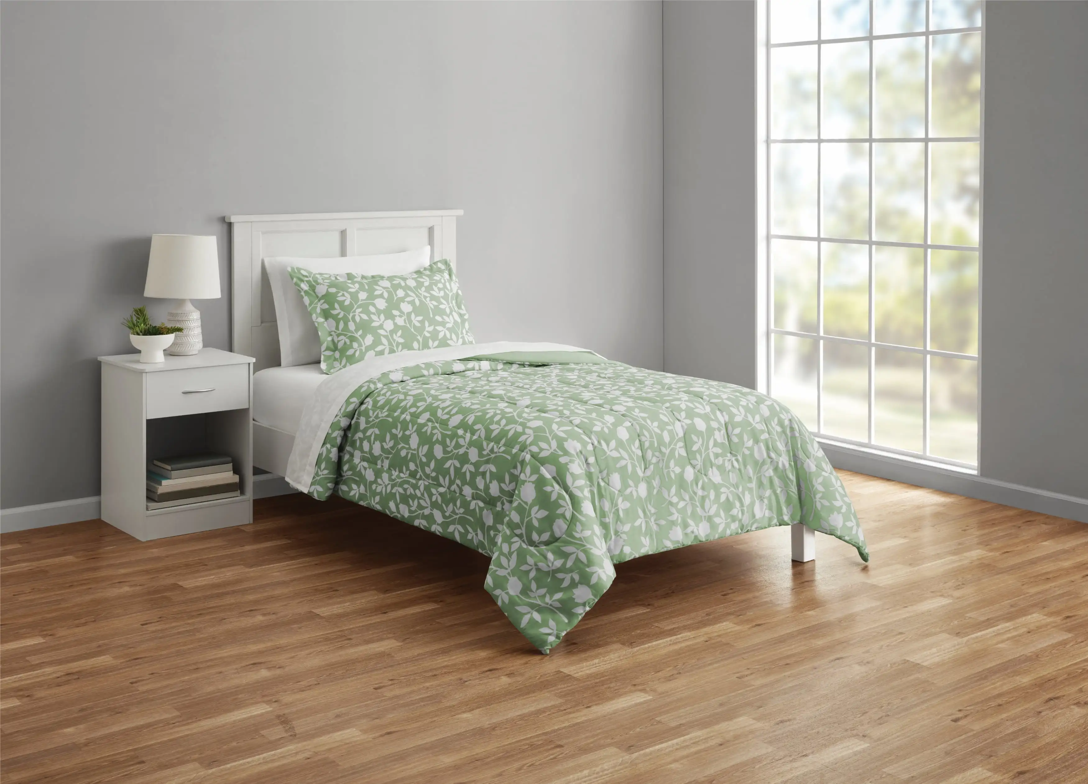 5 Piece Reversible Bed in a Bag Comforter Set with Sheets, Green Floral, Twin-XL
5 Piece Reversible Bed in a Bag Comforter Set with Sheets, Green Floral, Twin-XL