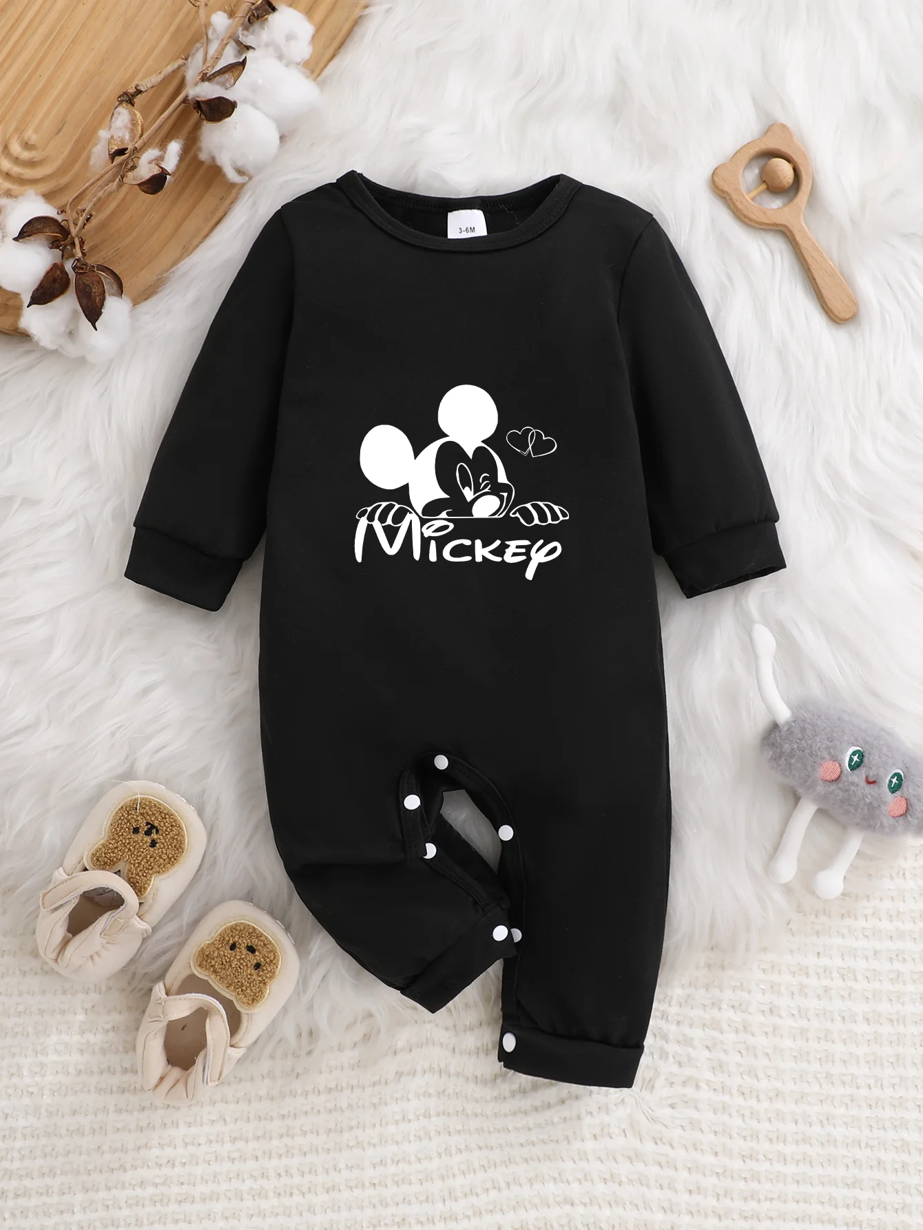 【Officially Licensed】 Disney Mickey Baby Long-Sleeve Romper | Minimalist Print
【Officially Licensed】 Disney Mickey Baby Long-Sleeve Romper | Minimalist Print