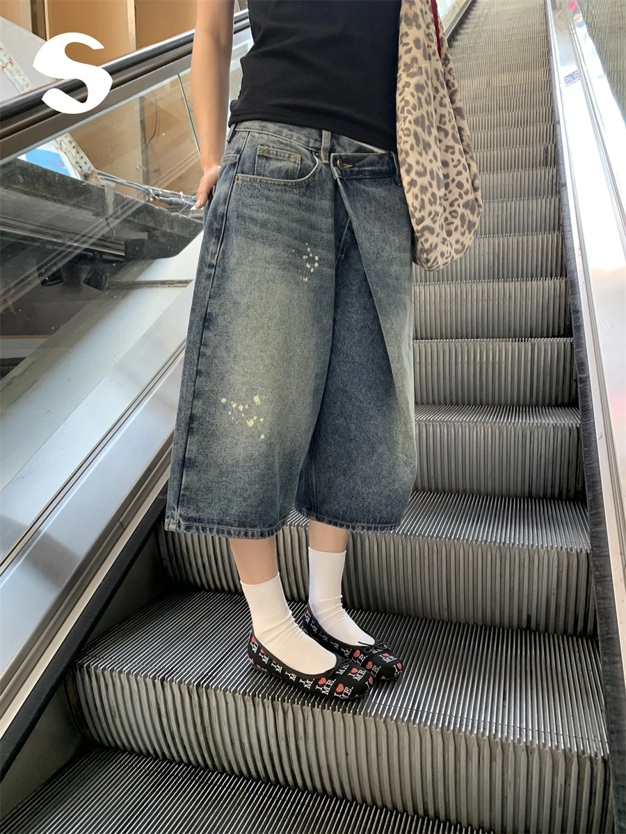 Retro Korean Style Loose Wide Leg Five-Button Washed Denim Jeans Women's High Waist Pants with Splashed Ink And Multiple Pockets
Retro Korean Style Loose Wide Leg Five-Button Washed Denim Jeans Women's High Waist Pants with Splashed Ink And Multiple Pockets