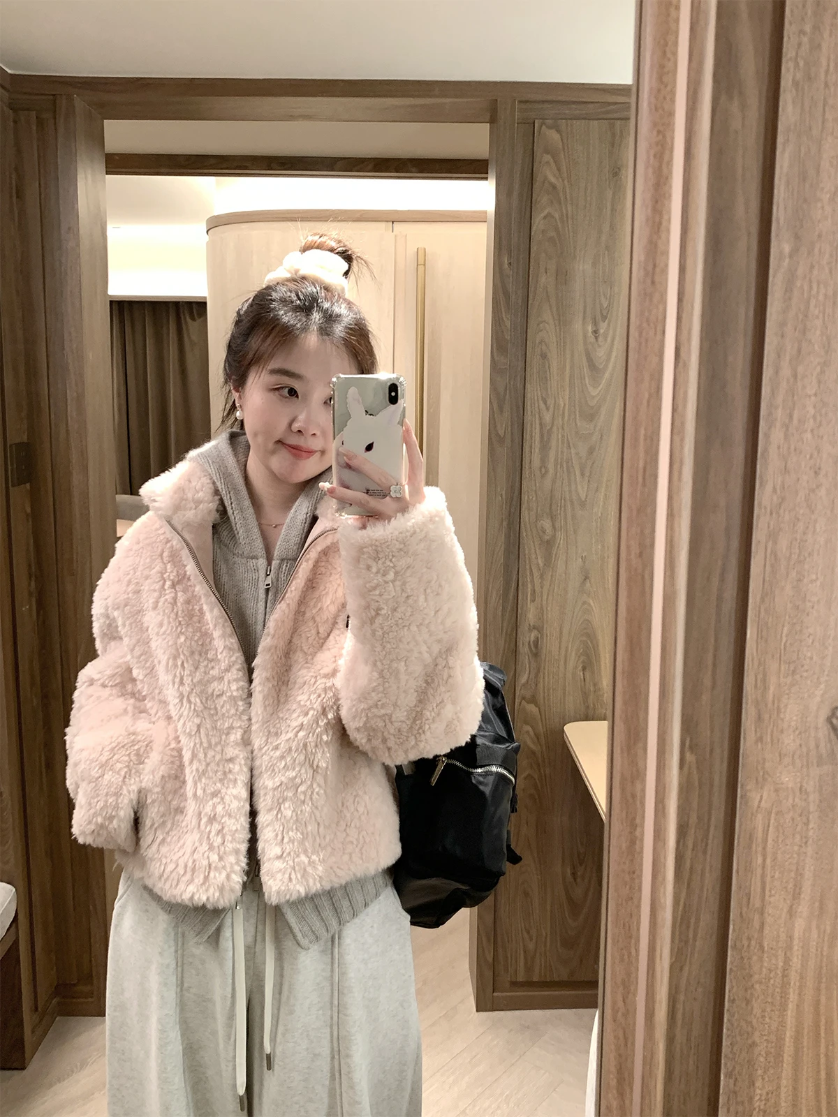 Женская куртка LL Ballet Pink с воротником-стойкой, из искусственного меха и кожи, теплая, свободного кроя, экологически чистая, с содержанием шерсти 30%, Jaet
Женская куртка LL Ballet Pink с воротником-стойкой, из искусственного меха и кожи, теплая, свободного кроя, экологически чистая, с содержанием шерсти 30%, Jaet