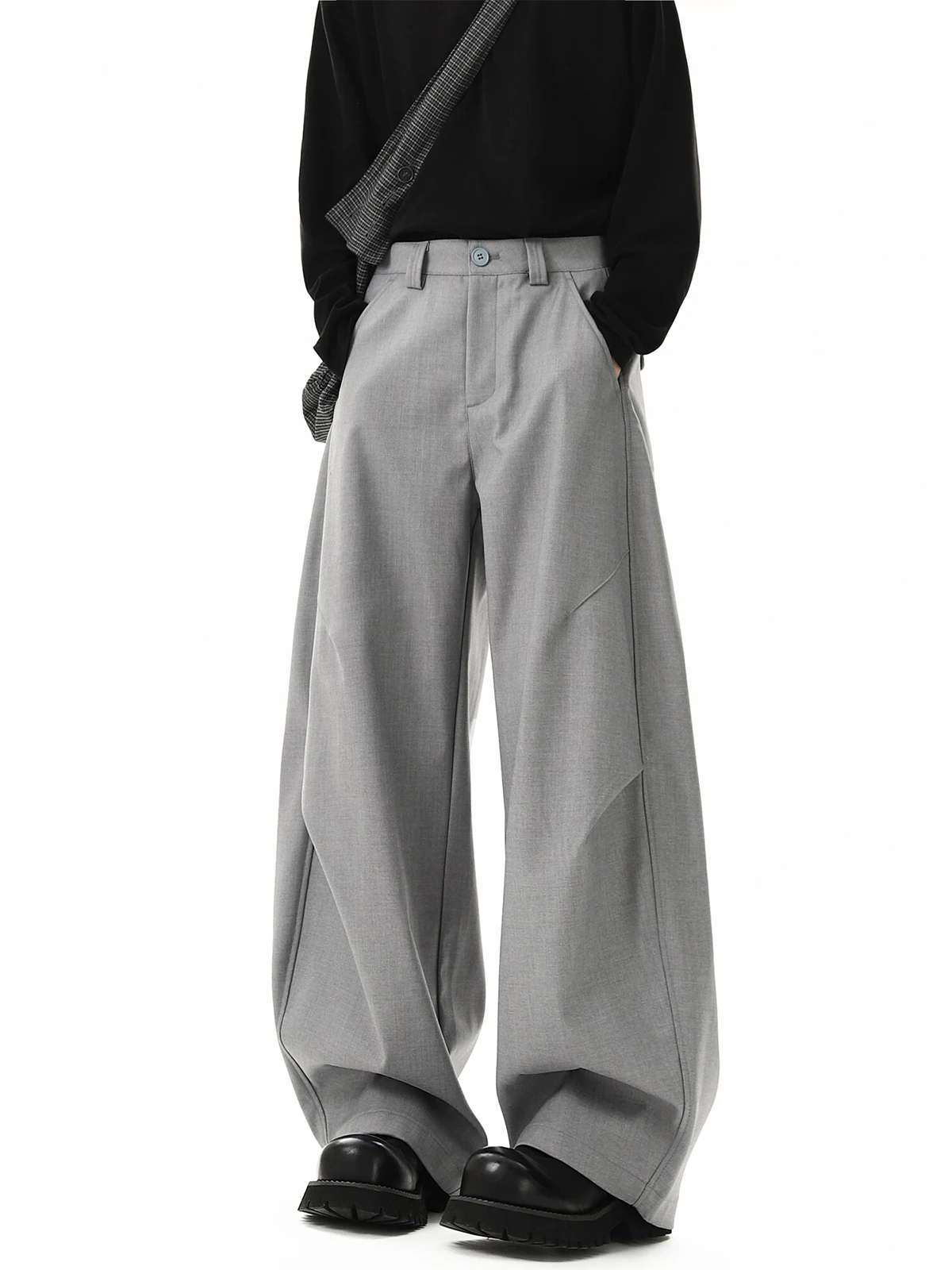 American Retro Pleated Wide Leg Casual Men's Pants Loose Fit High Waist Cleanfit Long Trousers Cool Style Color
American Retro Pleated Wide Leg Casual Men's Pants Loose Fit High Waist Cleanfit Long Trousers Cool Style Color