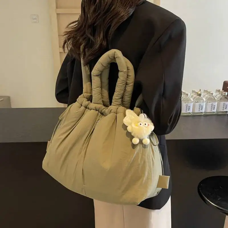 New Drawstring Casual Crossbody Bag Puffer Trendy Designer Shoulder Bag Nylon High Capacity Tote Bag Korean Padded Bag For Women
New Drawstring Casual Crossbody Bag Puffer Trendy Designer Shoulder Bag Nylon High Capacity Tote Bag Korean Padded Bag For Women