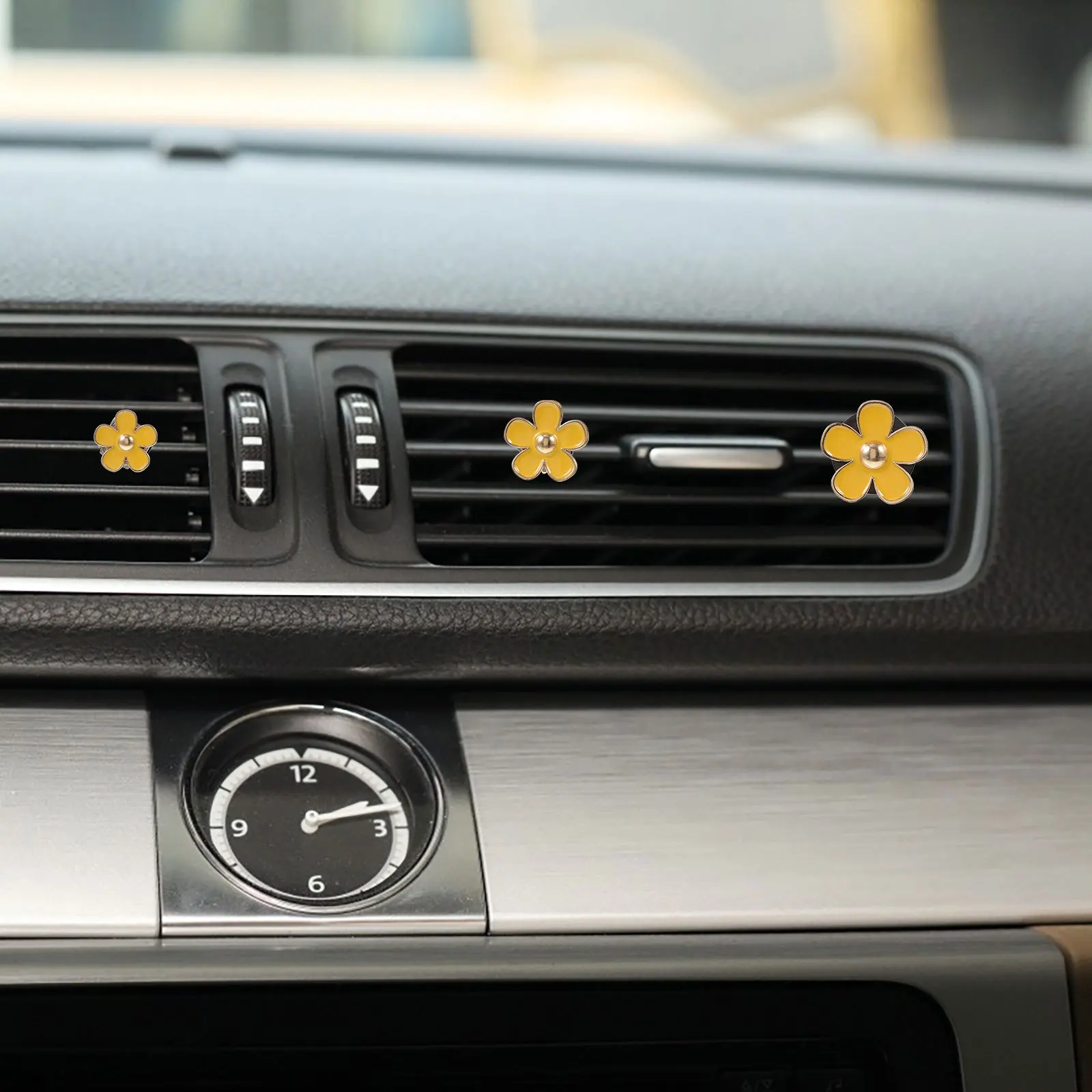 4Pcs Car Air Vent Clips Elegant Metal Flower Aroma Clip for Car Interior Decor Diffuser Outlet Freshener Decoration
4Pcs Car Air Vent Clips Elegant Metal Flower Aroma Clip for Car Interior Decor Diffuser Outlet Freshener Decoration