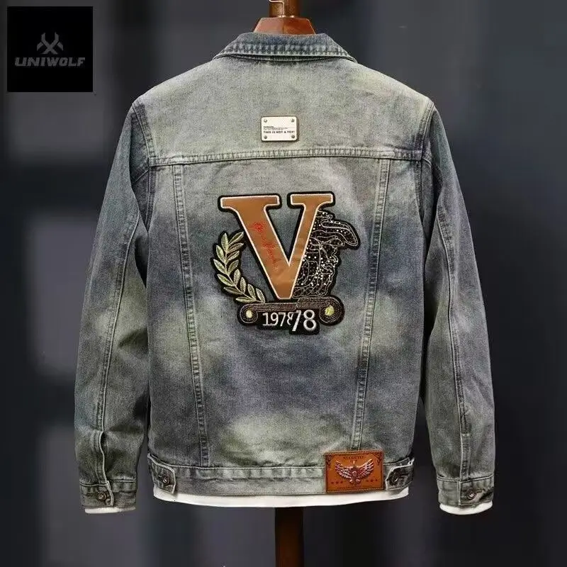 High luxury brand American denim jacket new spring and autumn embroidery ruffian handsome locomotive tooling jacket retro blue
High luxury brand American denim jacket new spring and autumn embroidery ruffian handsome locomotive tooling jacket retro blue