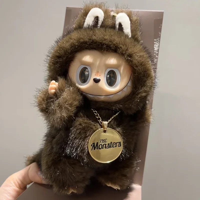 17cm Labubu Zimomo Little Leader plush blind box, beautiful vinyl plush toy bag, accessories with pendant, collectible gift toys
17cm Labubu Zimomo Little Leader plush blind box, beautiful vinyl plush toy bag, accessories with pendant, collectible gift toys
