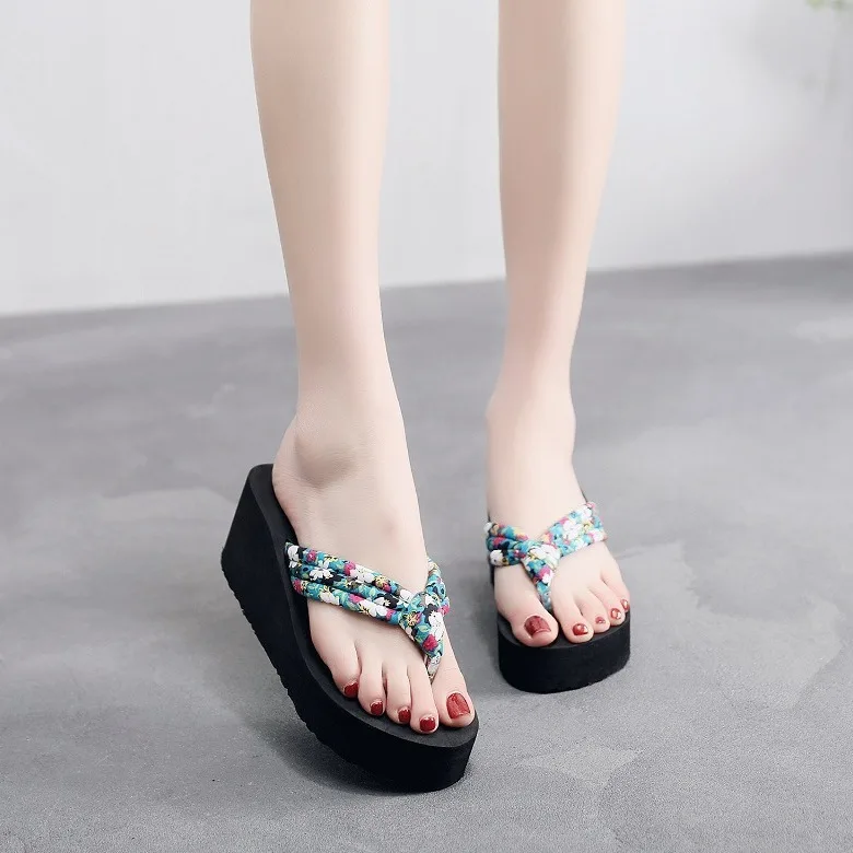 Women's Heeled Flip Flops Korean Style - Thick Sole Platform Beach Sandals Summer Non-Slip Slippers for Students 슬리퍼
Women's Heeled Flip Flops Korean Style - Thick Sole Platform Beach Sandals Summer Non-Slip Slippers for Students 슬리퍼