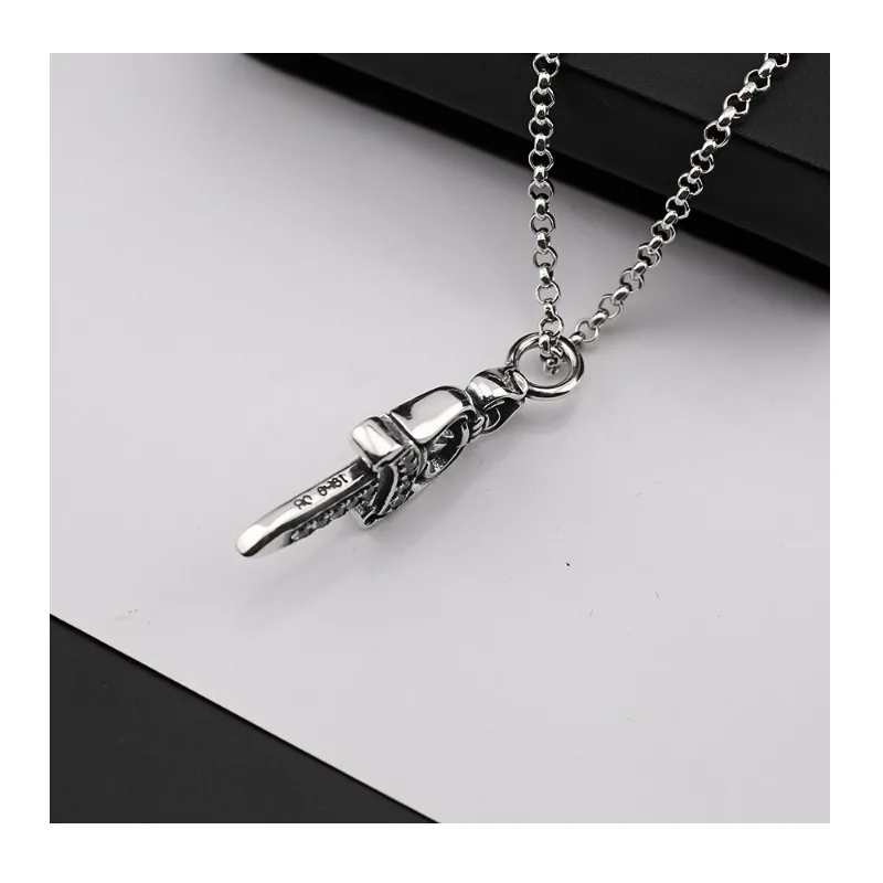 Crowe Three-dimensional Diamond-set Holy Sword Personality Light Luxury Niche Design Trend Versatile Men's and Women's Pearl Tha
Crowe Three-dimensional Diamond-set Holy Sword Personality Light Luxury Niche Design Trend Versatile Men's and Women's Pearl Tha