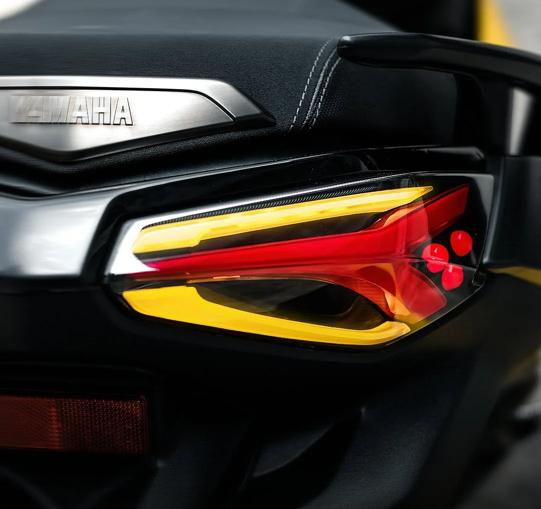 XMAX 300 LED TAIL LIGHT NEW JPA REAR BRAKE STOP LAMP for YAMAHA XMAX 300 2023 MOTOR PARTS ACCESSORIES 
XMAX 300 LED TAIL LIGHT NEW JPA REAR BRAKE STOP LAMP for YAMAHA XMAX 300 2023 MOTOR PARTS ACCESSORIES