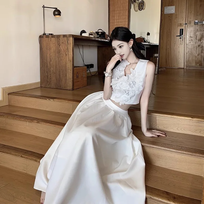 Two-Piece Sleeveless Lace Top High Waist Long Skirt 2025 Summer New Hot Girl Temperament Design Niche Elegant Suit
Two-Piece Sleeveless Lace Top High Waist Long Skirt 2025 Summer New Hot Girl Temperament Design Niche Elegant Suit