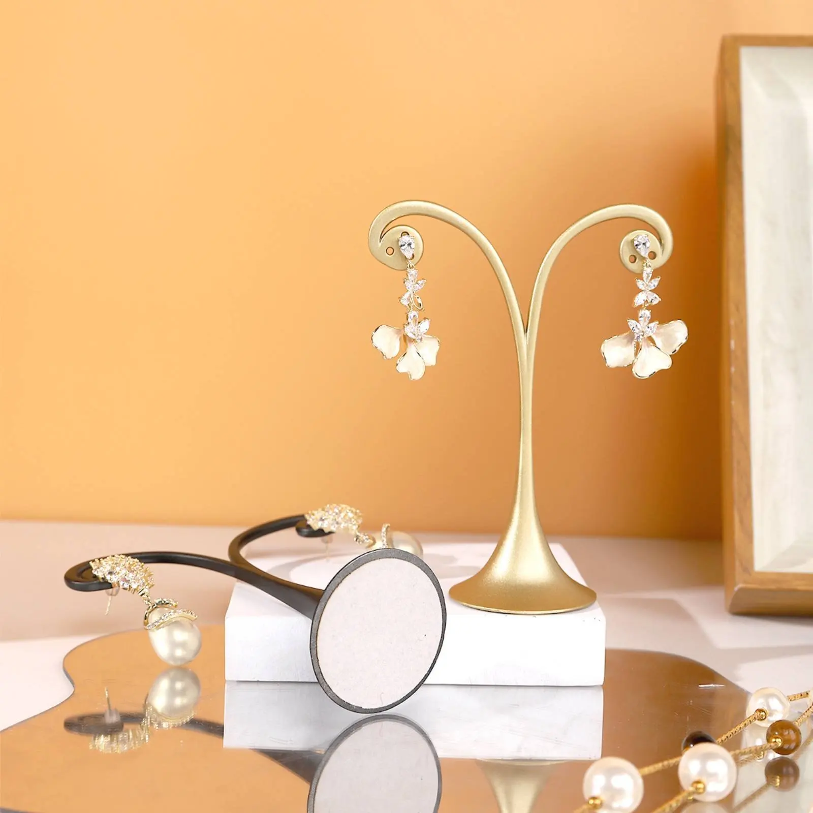 Металлическая подставка для сережек: прочная и долговечная, Т-образная, для демонстрации ювелирных изделий, тонкая работа, портативная.
Металлическая подставка для сережек: прочная и долговечная, Т-образная, для демонстрации ювелирных изделий, тонкая работа, портативная.