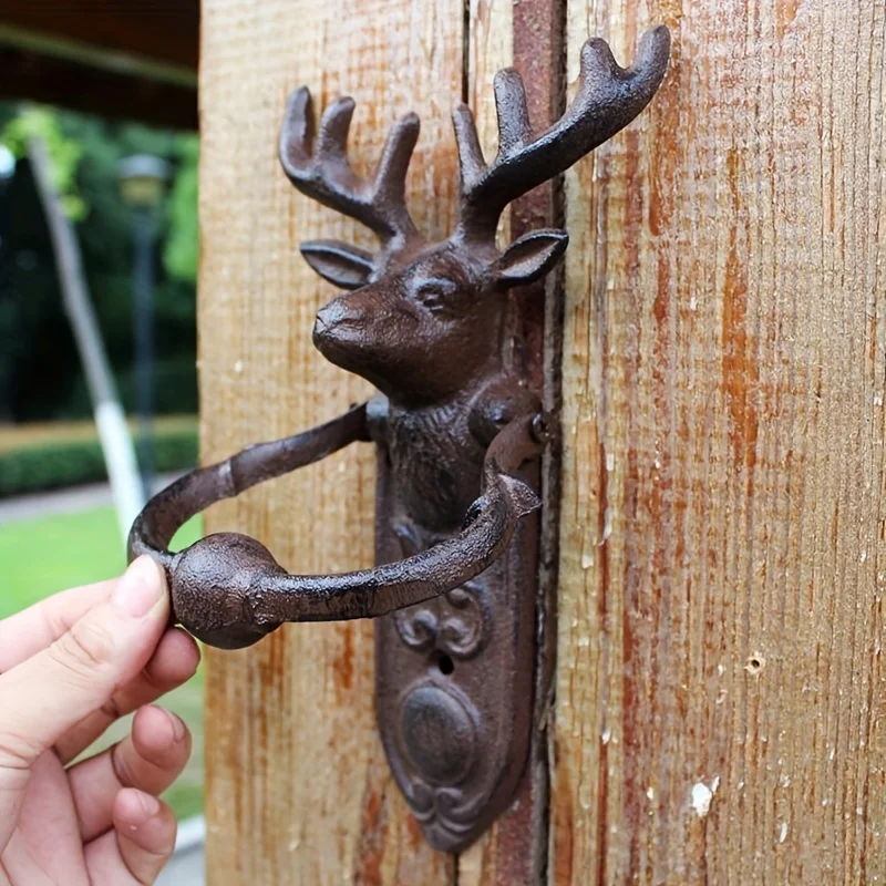 1pc Vintage Deer-head Door Knocker, A Rustic Wall Decoration Perfect for Courtyards, Gardens, Pubs, and Home Decor.
1pc Vintage Deer-head Door Knocker, A Rustic Wall Decoration Perfect for Courtyards, Gardens, Pubs, and Home Decor.