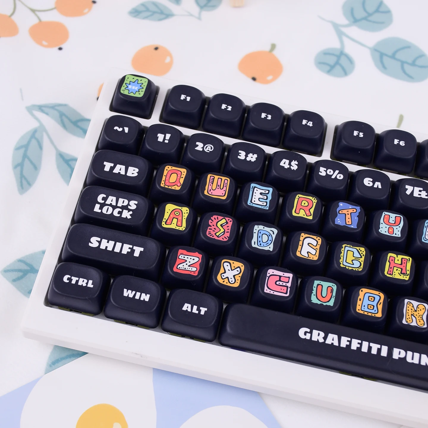 Original graffiti keycap PBT material MOA height adaptation ATK68/wooting60he/75/87/98 keycap
Original graffiti keycap PBT material MOA height adaptation ATK68/wooting60he/75/87/98 keycap