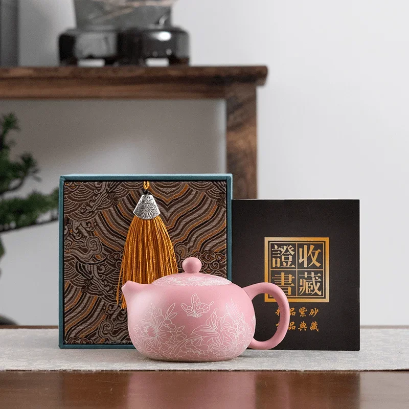 Powder Mud Purple Clay Teapot Butterfly in Love with Flowers Phoenix Chirping Xishi Teapot Kung Fu Tea Set Household Single Pot
Powder Mud Purple Clay Teapot Butterfly in Love with Flowers Phoenix Chirping Xishi Teapot Kung Fu Tea Set Household Single Pot