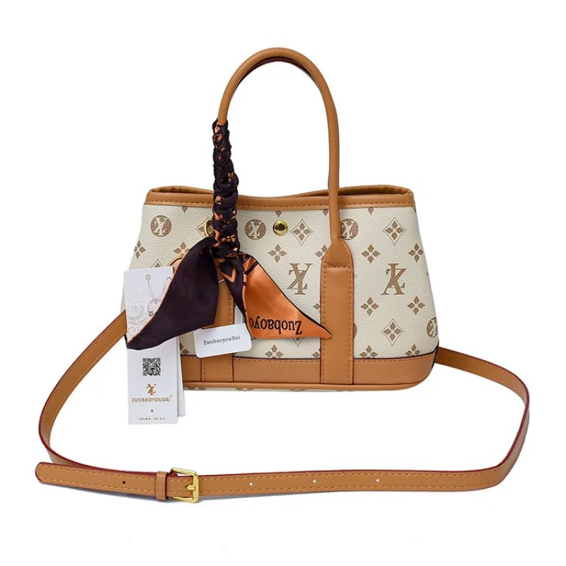 Luxury Simple Solid Color Tote Bag With Vintage Design Large Capacity For Women Leisure Business And Shopper
Luxury Simple Solid Color Tote Bag With Vintage Design Large Capacity For Women Leisure Business And Shopper