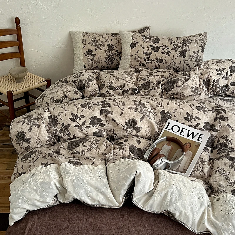 4PCS Vintage Style Bedding Set Nordic Floral Lace Duvet Cover Flat Sheet Set Twin Double Size Bed Sheet Set For Bedroom Decor
4PCS Vintage Style Bedding Set Nordic Floral Lace Duvet Cover Flat Sheet Set Twin Double Size Bed Sheet Set For Bedroom Decor