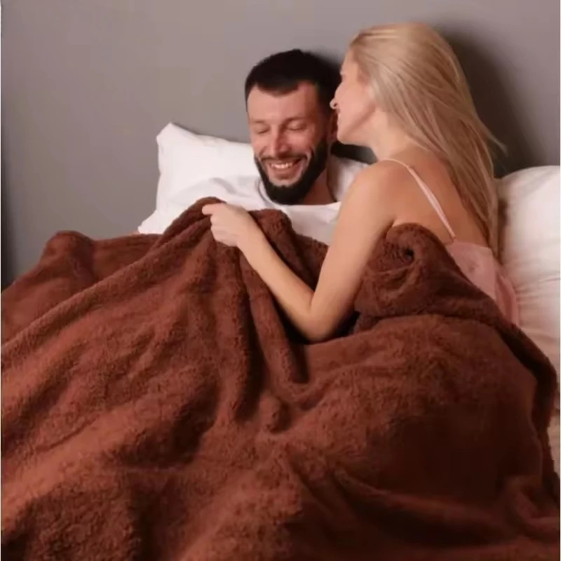 Winter Warm Thickened King Size Blanket 100% Waterproof And Stain Resistant-blanket Cozy Shaggy Blanket Couple Romantic Blanket
Winter Warm Thickened King Size Blanket 100% Waterproof And Stain Resistant-blanket Cozy Shaggy Blanket Couple Romantic Blanket