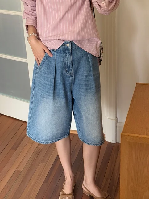 Retro Faded White High Waist Loose Wide Leg Women's Jeans Summer Straight Cut Denim Shorts Trendy Ins Style Five-Quarter Length
Retro Faded White High Waist Loose Wide Leg Women's Jeans Summer Straight Cut Denim Shorts Trendy Ins Style Five-Quarter Length