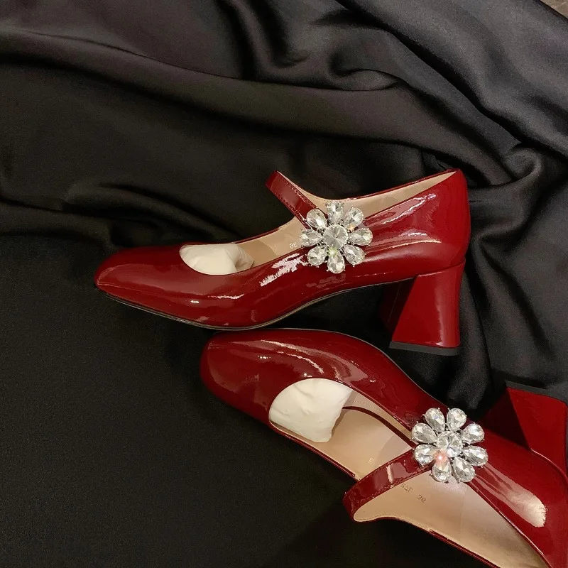 Spring Autumn New Style Luxury Women Double Buckle Shoes Leather Square Head Square Heel Solid Color Women's Shoes Zapatos Mujer
Spring Autumn New Style Luxury Women Double Buckle Shoes Leather Square Head Square Heel Solid Color Women's Shoes Zapatos Mujer