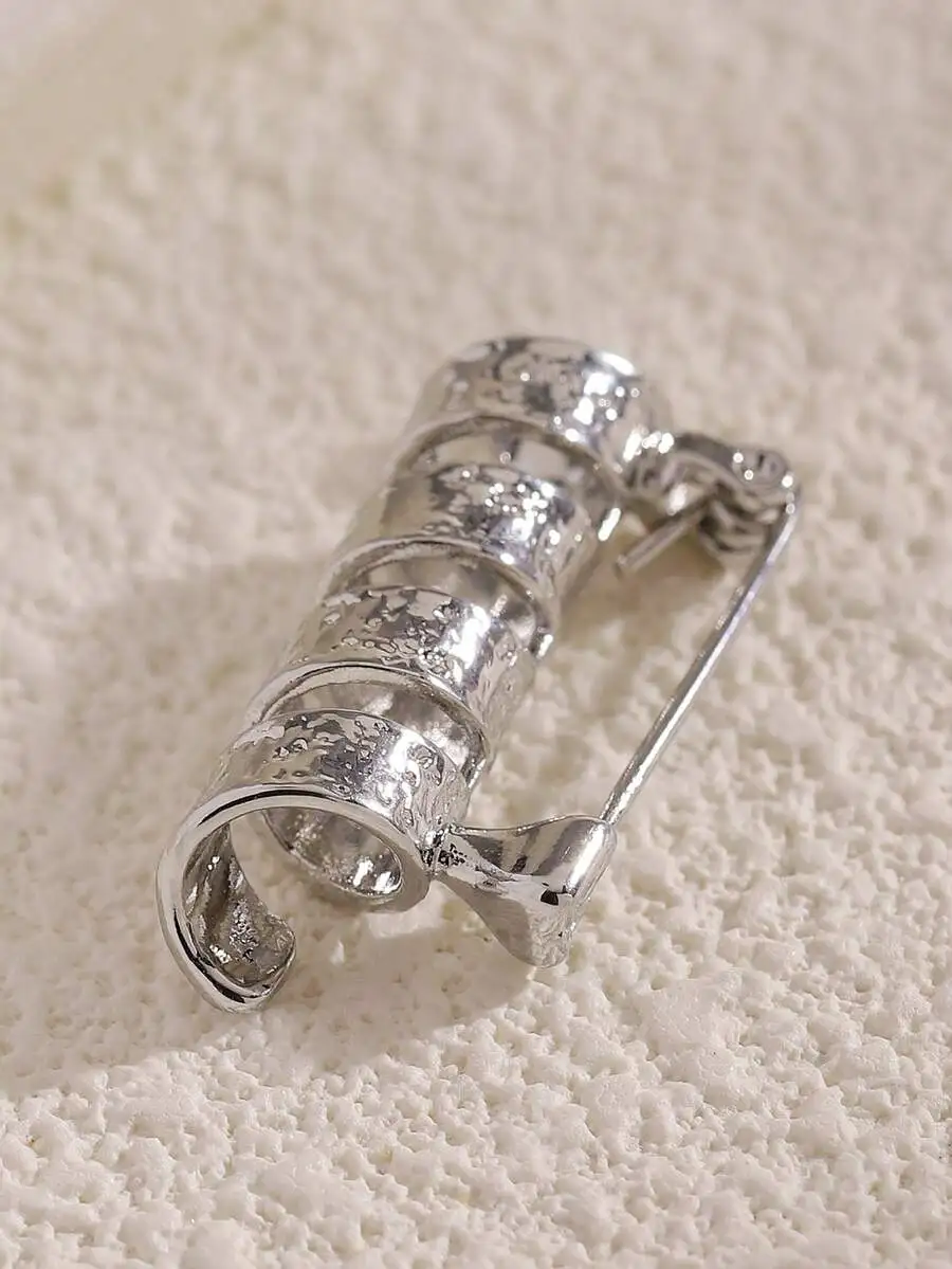 Elegant Vintage Floral Frame Brooch Pin For Women Casual Daily Wear Gift
Elegant Vintage Floral Frame Brooch Pin For Women Casual Daily Wear Gift