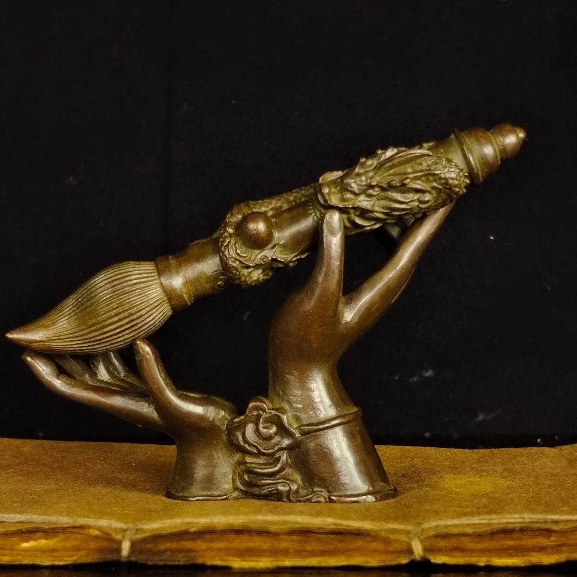 Bronze Wenchang Pen Blessed Lotus Bergamot Home Decoration Front Desk Foyer Ornament
Bronze Wenchang Pen Blessed Lotus Bergamot Home Decoration Front Desk Foyer Ornament