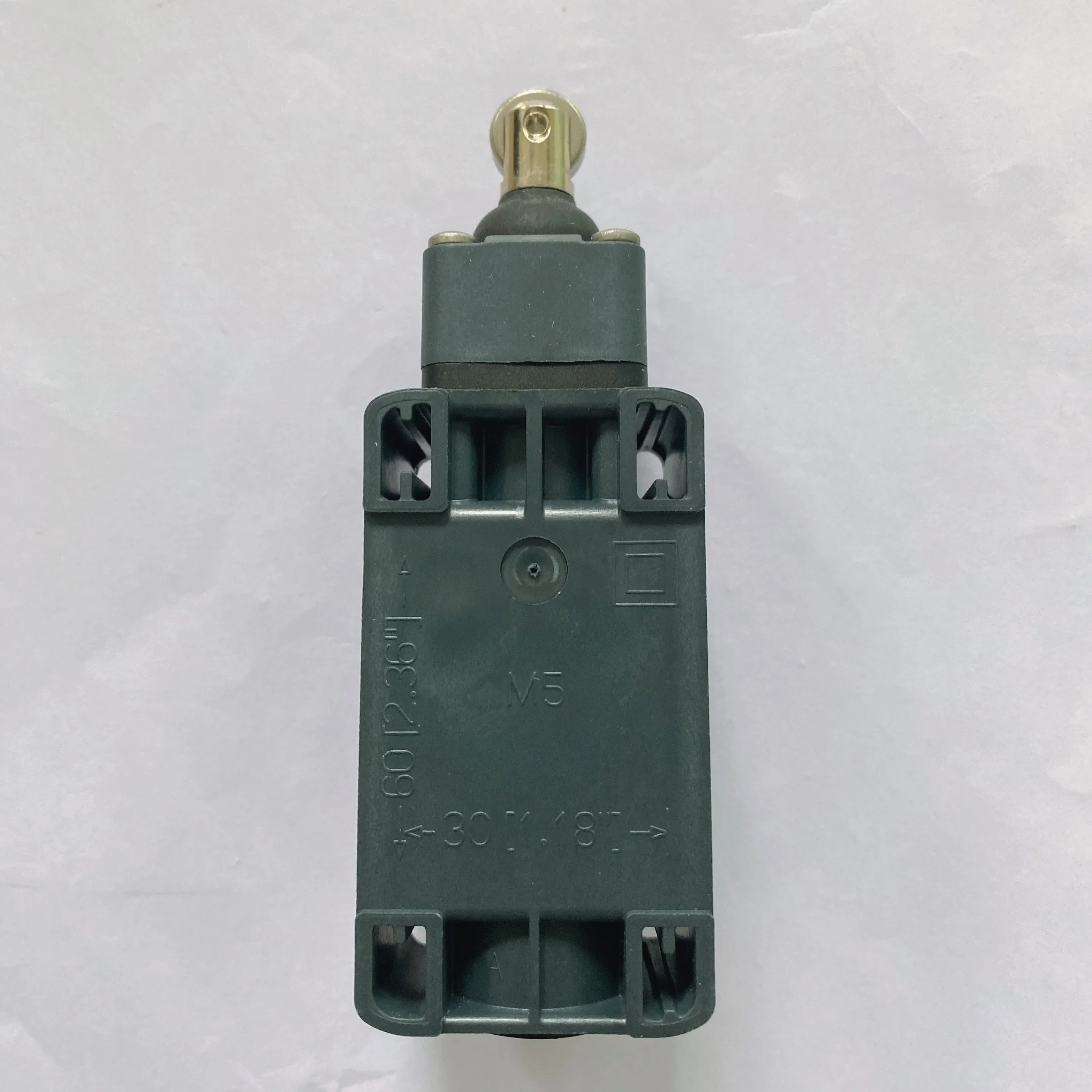 Новый оригинальный ограничительный выключатель Pizzato FP515
Новый оригинальный ограничительный выключатель Pizzato FP515