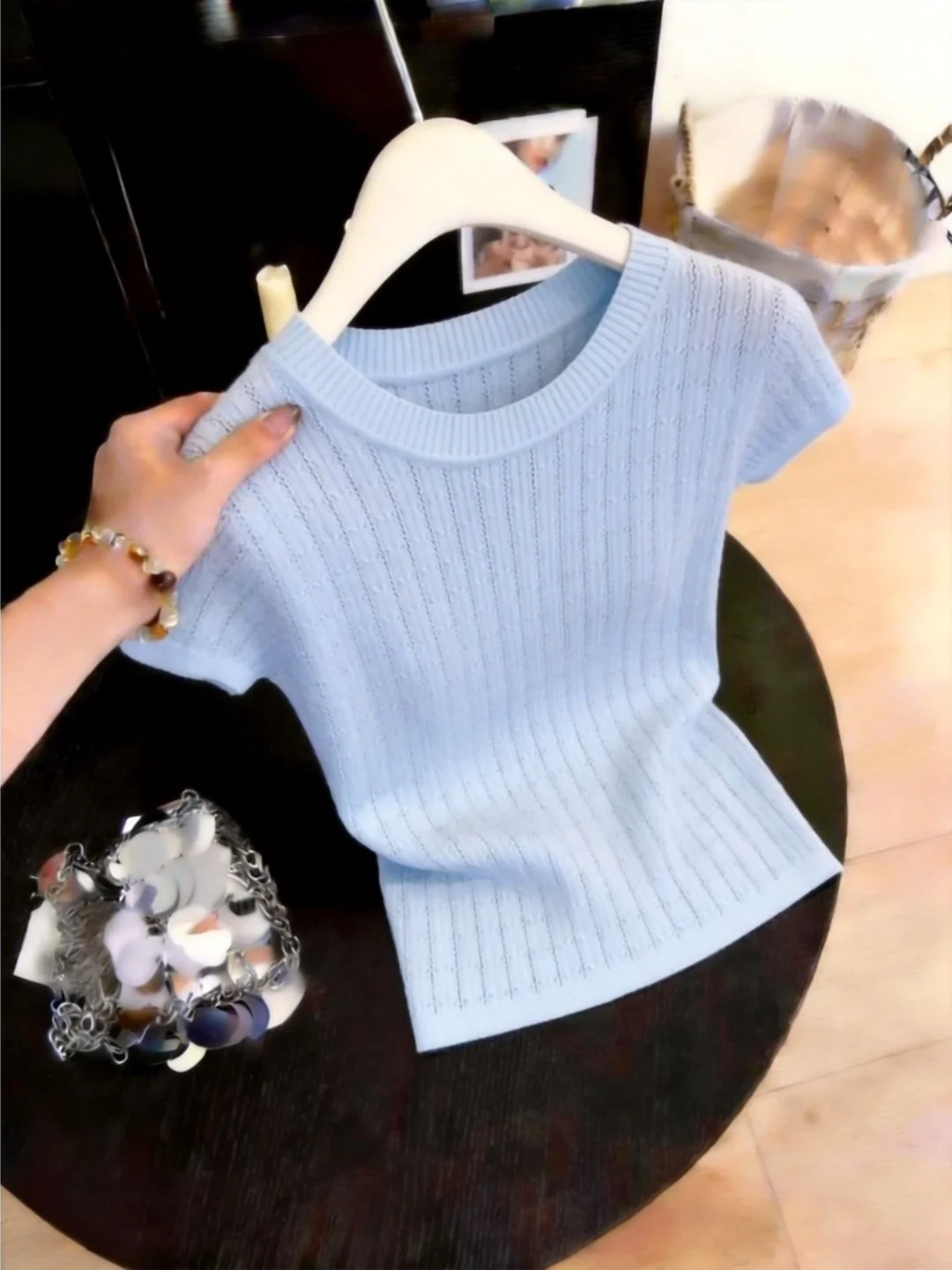 Women's Knitted Short Sleeve T-Shirt Hollow out round Neck Summer New Style Gentle Beautiful Short Top Breathable Skin-Friendly
Women's Knitted Short Sleeve T-Shirt Hollow out round Neck Summer New Style Gentle Beautiful Short Top Breathable Skin-Friendly