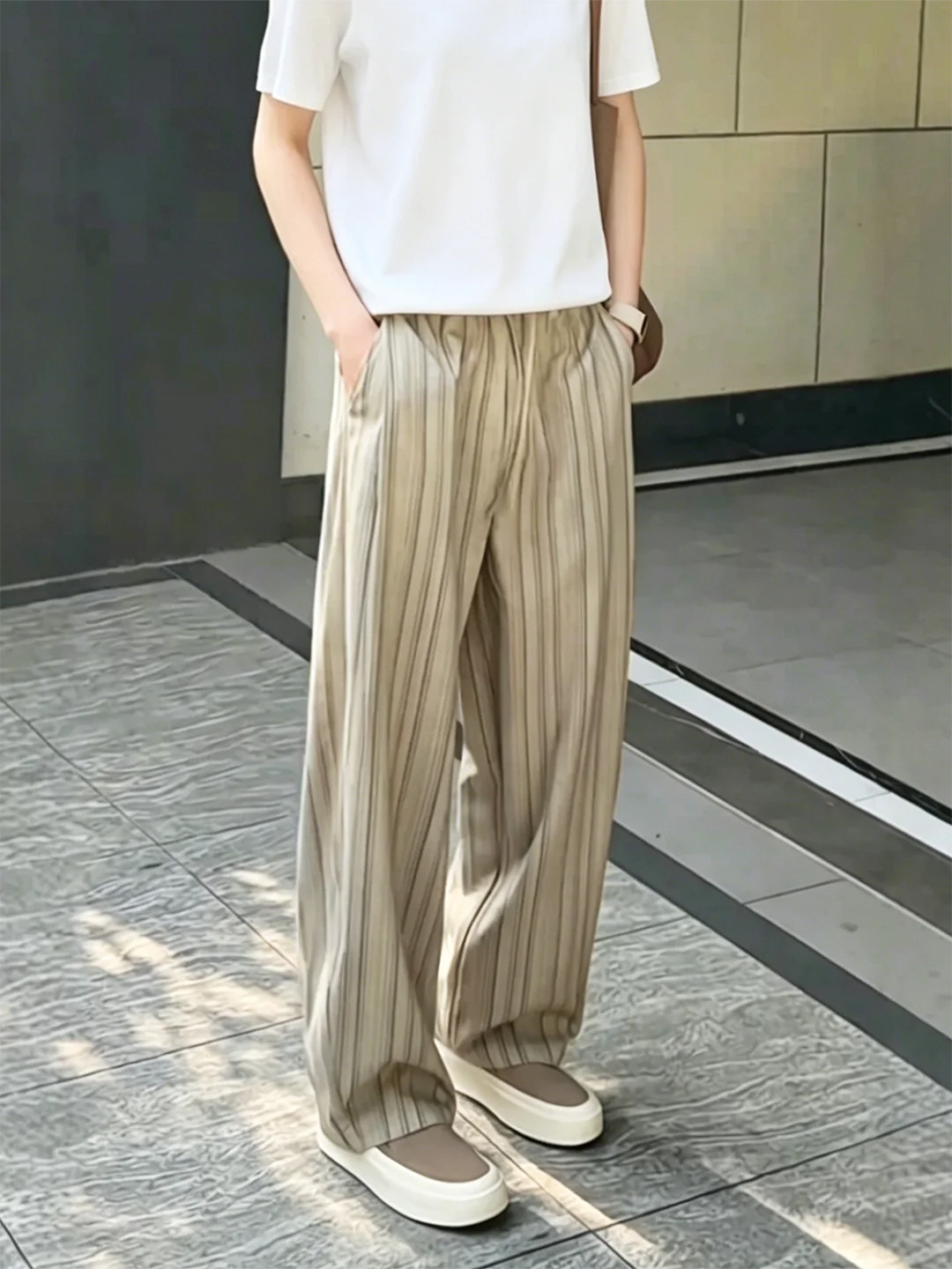 Cleanfit Slim Fit Ice Silk Men's Summer Pants Straight Leg Drapey Knife Wide Leg Trousers Casual Fashion Urban Style
Cleanfit Slim Fit Ice Silk Men's Summer Pants Straight Leg Drapey Knife Wide Leg Trousers Casual Fashion Urban Style