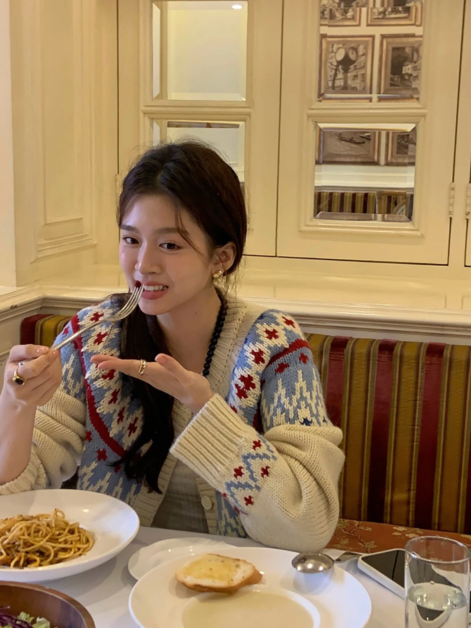 Vanwenwen Fairy T вязаный открытый кардиган женский зимний милый свободный свитер в стиле ретро Jaet Fair Isle Pattern Long Sve roun...
Vanwenwen Fairy T вязаный открытый кардиган женский зимний милый свободный свитер в стиле ретро Jaet Fair Isle Pattern Long Sve roun...