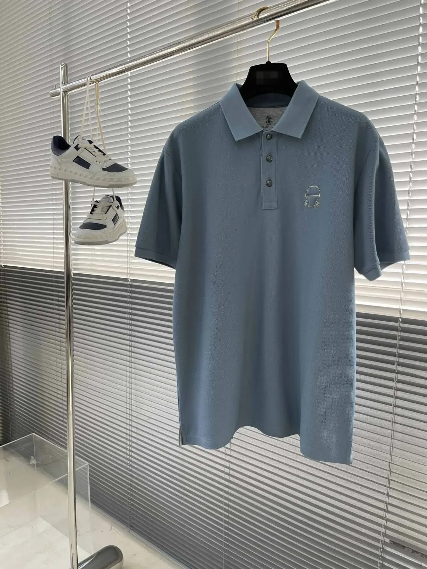 2024DIKU Shirt silk men 2024 summer new short sleeve breathable thin embroidery quality big size M-3XL
2024DIKU Shirt silk men 2024 summer new short sleeve breathable thin embroidery quality big size M-3XL