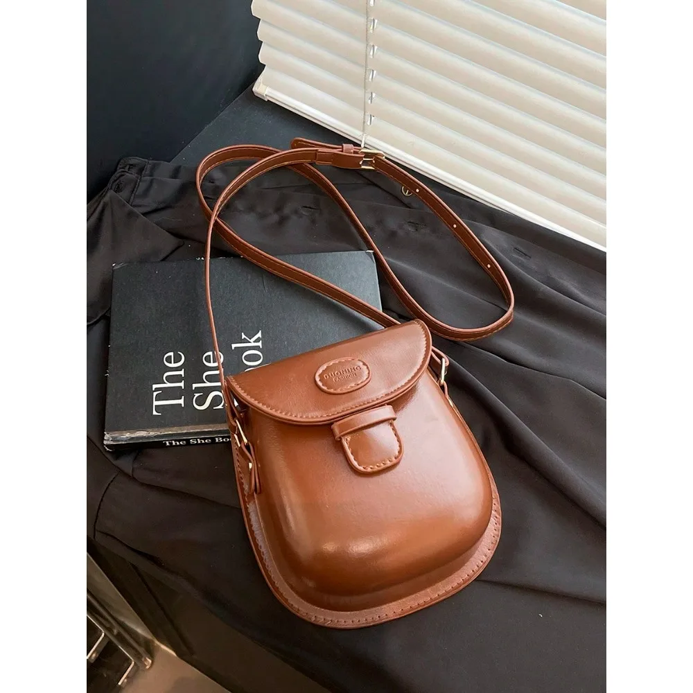 Retro Mini Crossbody Bag, Women's Chic Small Round Flap Shoulder Bag, Vintage
Retro Mini Crossbody Bag, Women's Chic Small Round Flap Shoulder Bag, Vintage