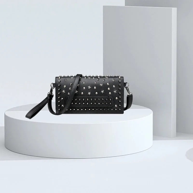 European and American fashion trends retro handbag rivet hip-hop small bag match all one-shoulder diagonal bag girl
European and American fashion trends retro handbag rivet hip-hop small bag match all one-shoulder diagonal bag girl
