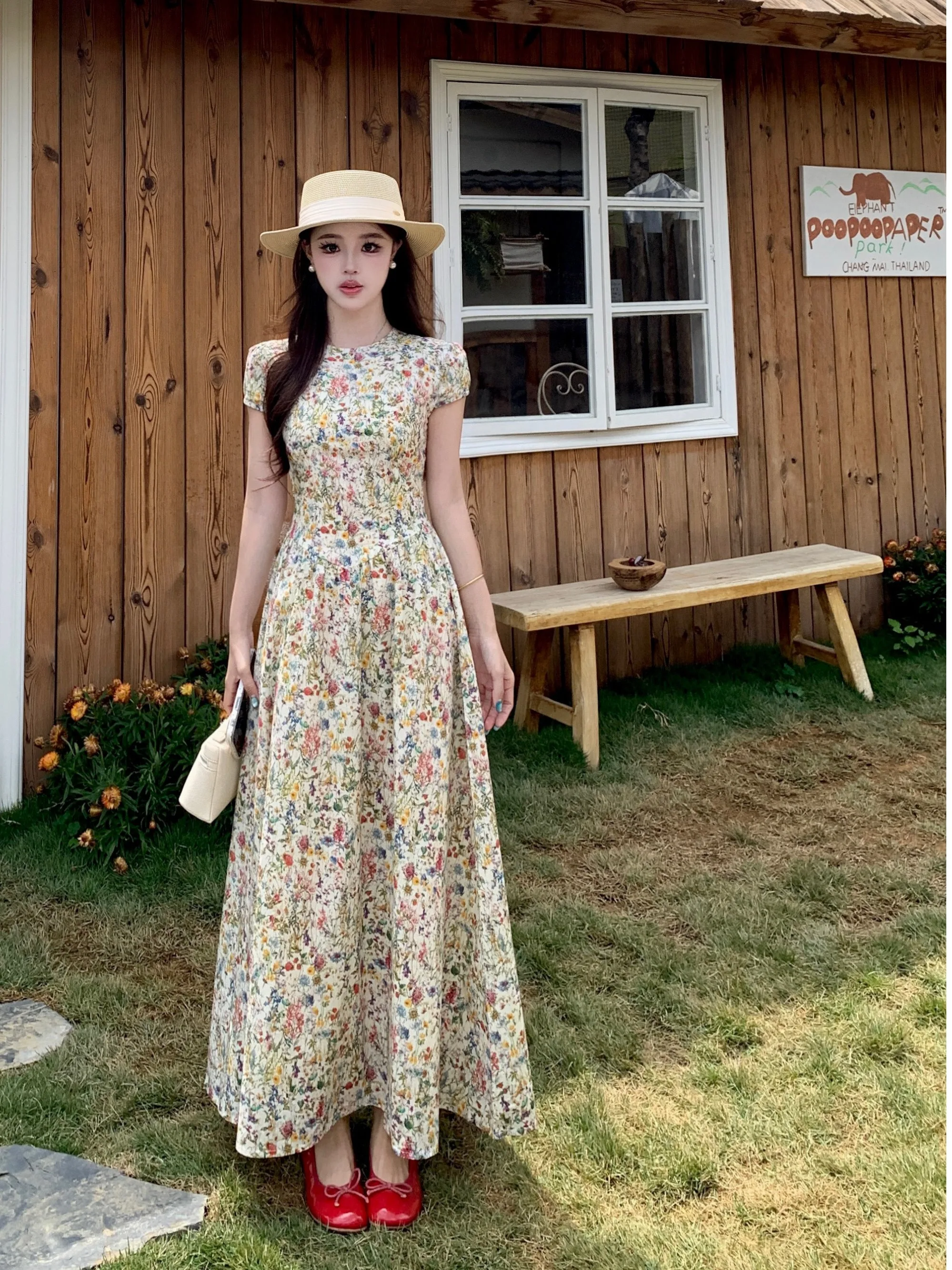 plus Size Floral Print Short Sleeve Dress round Neck Waist Cinching Slimming Design Knee-Length A-Line Skirt Summer New Style
plus Size Floral Print Short Sleeve Dress round Neck Waist Cinching Slimming Design Knee-Length A-Line Skirt Summer New Style