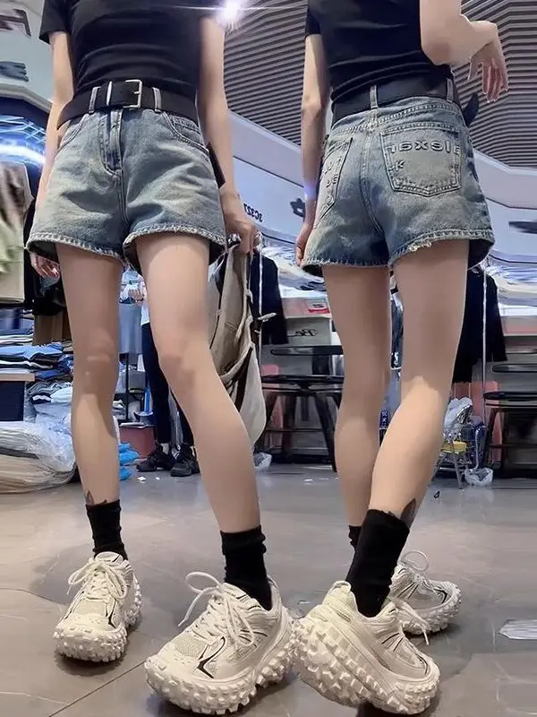 High Waist Wide Leg Denim Shorts Women's Summer Thin A-Line Hot Pants plus Size Cotton Blend Polyester Fibre Slimming Shorts
High Waist Wide Leg Denim Shorts Women's Summer Thin A-Line Hot Pants plus Size Cotton Blend Polyester Fibre Slimming Shorts